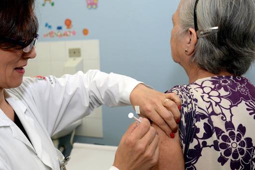 Professores e idosos com 60 anos ou mais já podem tomar vacina contra a gripe em Guaxupé