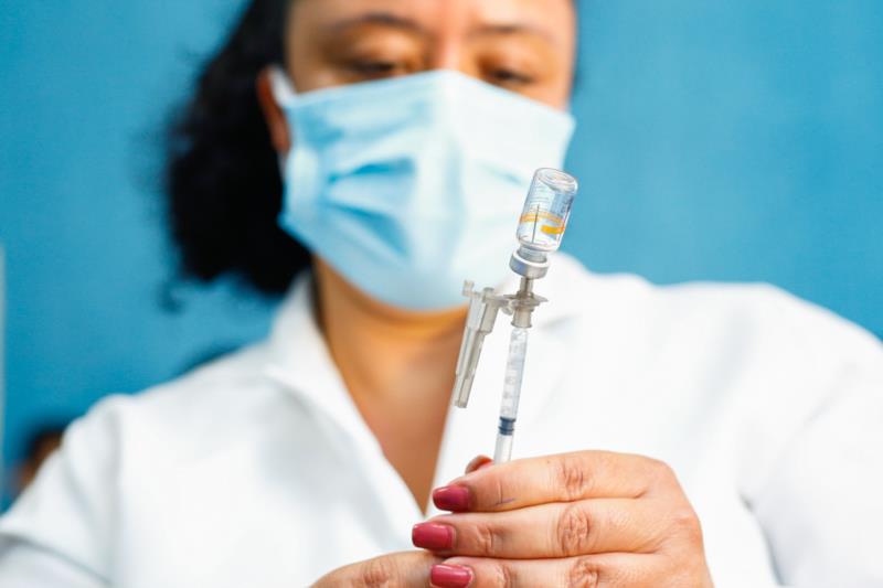 Vacinação contra covid-19 ultrapassa marca de 10 milhões de primeiras doses aplicadas no estado