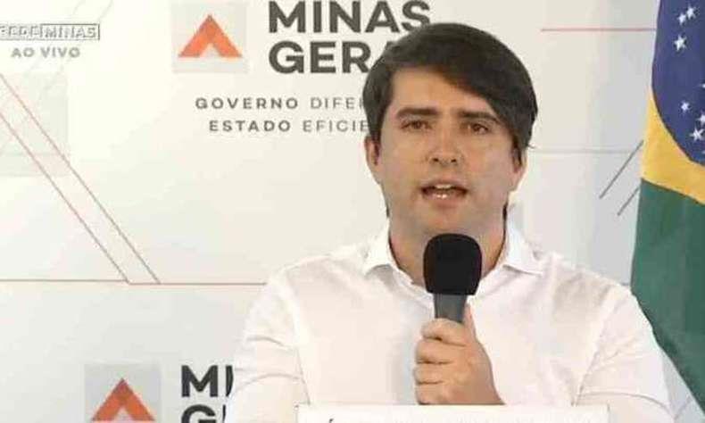 'Pandemia está no final', diz secretário de Estado de Saúde de Minas