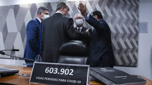 CPI da Covid no Senado chega ao fim, mas acusados seguem debochando dos crimes e dos mortos