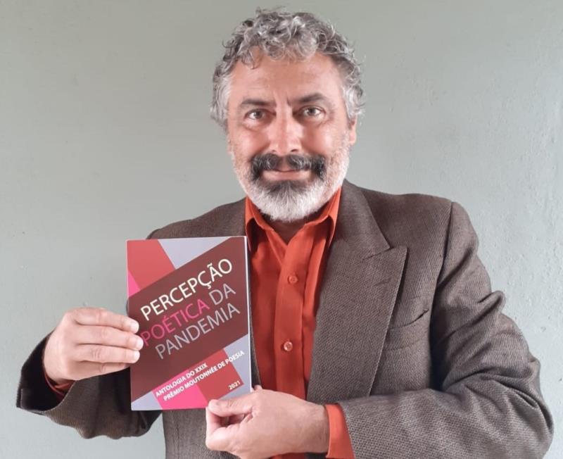 Colunista do Jornal da Região tem poema publicado em livro de antologia