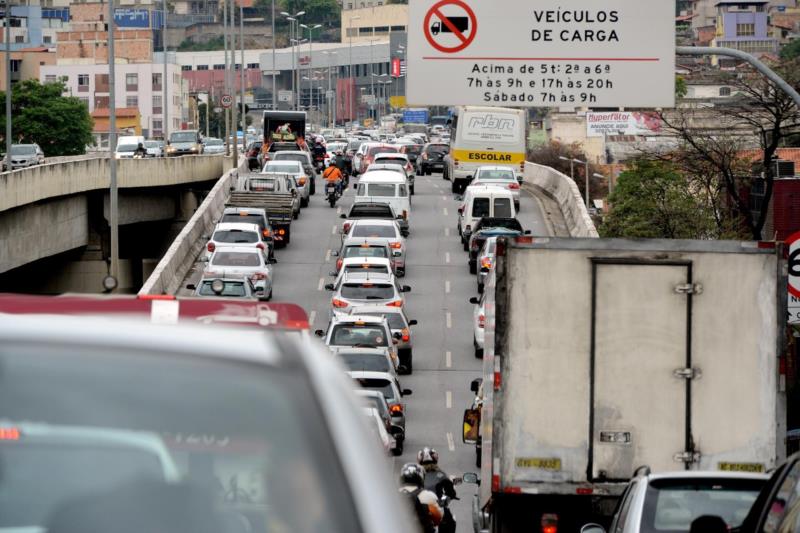 Proprietários de veículos registrados em Minas já podem imprimir o CRLV em casa