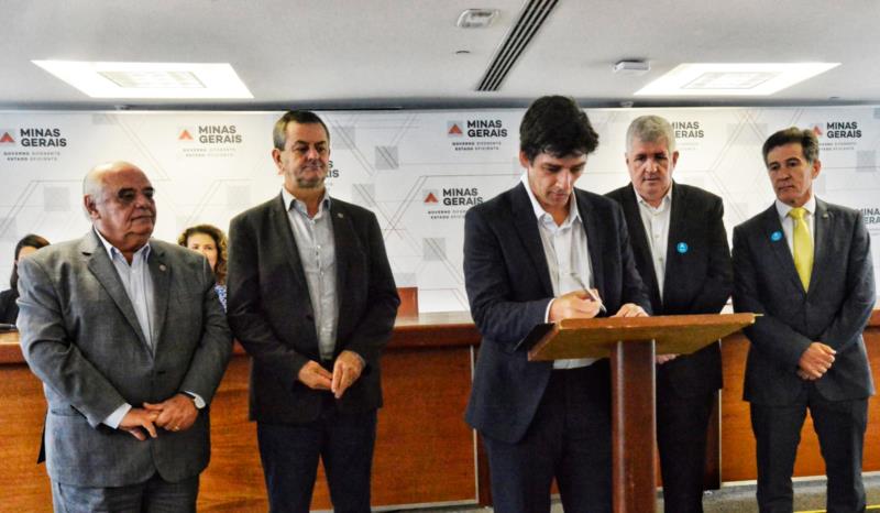 Governo de Minas assina concessão de rodovias do Sul de Minas e Triângulo Mineiro
