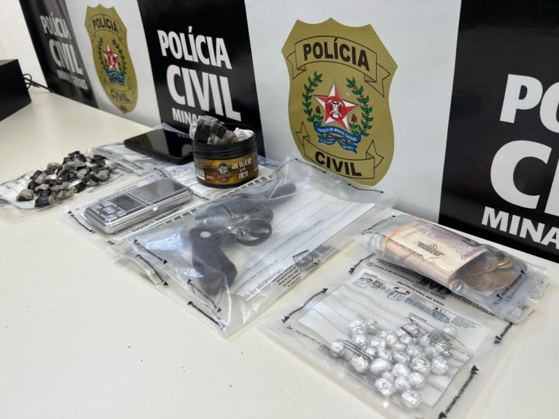 Em Guaxupé, Polícia Civil prende dois suspeitos com drogas e arma de fogo 