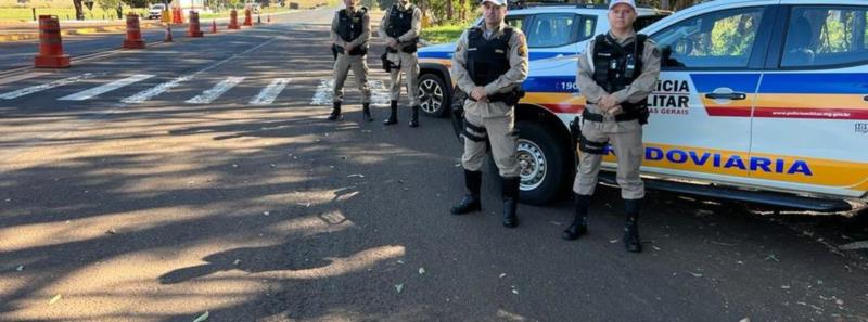 Megaoperação da Polícia Militar nas rodovias mineiras resulta em prisões e apreensões de drogas