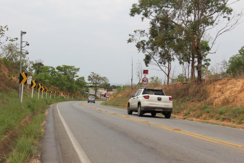 Trechos com radares registram queda de 77% no número de acidentes em rodovias estaduais de Minas