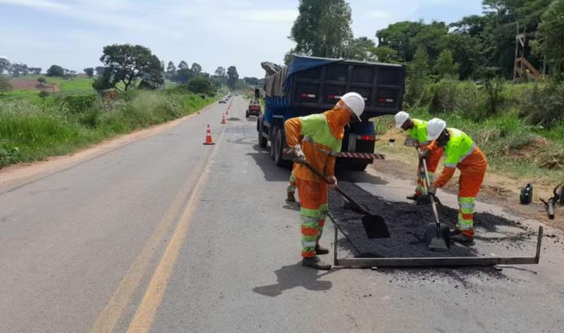 Rodovias têm bloqueios temporários para manutenção de pavimento no Sul de Minas 