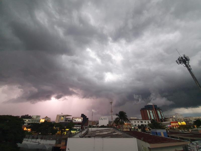 Chuva com granizo pode atingir Guaxupé e várias cidades da região nesta quarta e quinta-feira  
