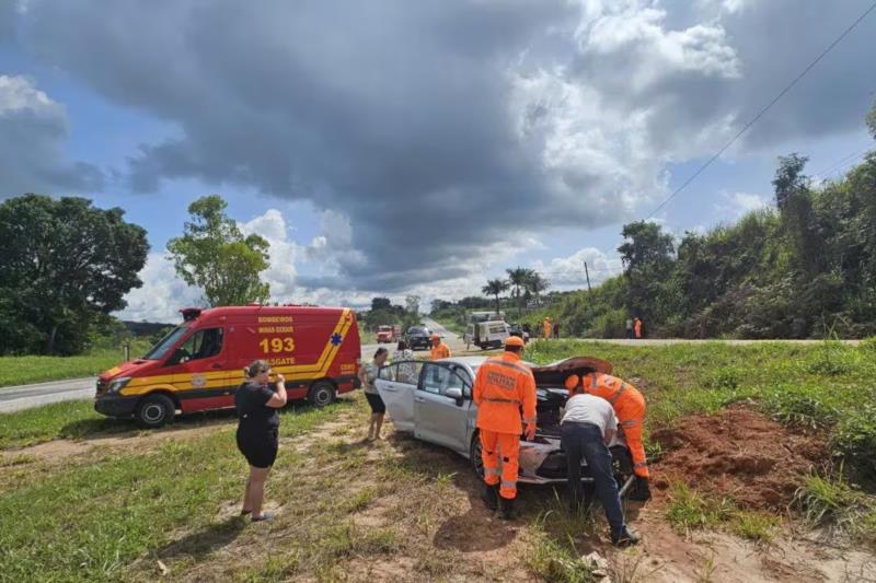 Prefeito de São Pedro da União se envolve em acidente de trânsito na MG-050