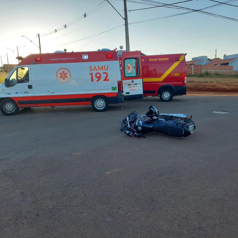 Acidente com motocicleta no Residencial Planalto, em Guaxupé, deixa uma pessoa ferida 