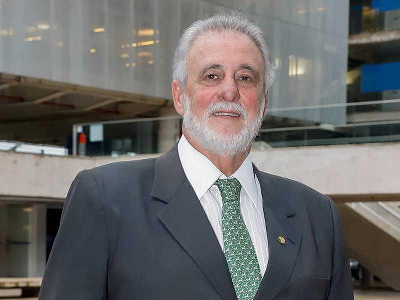 Ex-deputado federal e atual presidente do Sebrae, Carlos Melles é internado com Covid-19 em São Paulo